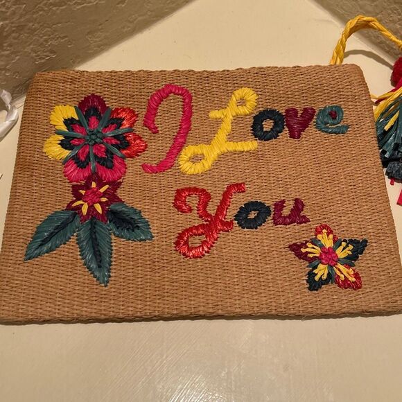 Guadalupe I Love You Embroidered Raffia Pouch Colorful Tip Top Clutch Beachy NWT - Picture 3 of 8